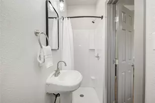 208 W 2nd St, Sweeny, TX 77480 - Photo 7