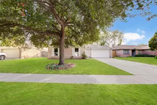 2315 Green Knoll Dr, Houston, TX 77067 - Photo 3