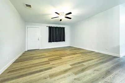 421 W Runk Street, Shiner, TX 77984 - Photo 5