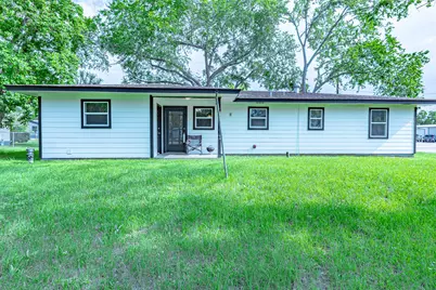 421 W Runk Street, Shiner, TX 77984 - Photo 17
