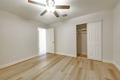 421 W Runk Street, Shiner, TX 77984 - Photo 9