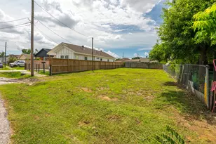 121 N Sidney St, Houston, TX 77003 - Photo 17