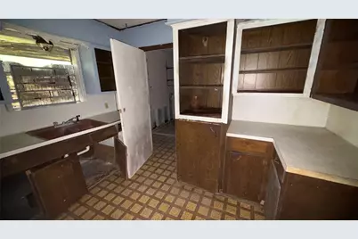 310 Howard, Point Blank, TX 77364 - Photo 5