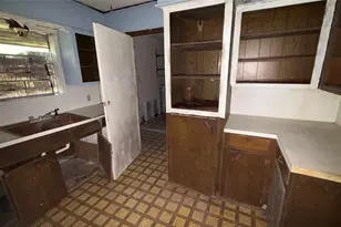 310 Howard, Point Blank, TX 77364 - Photo 5