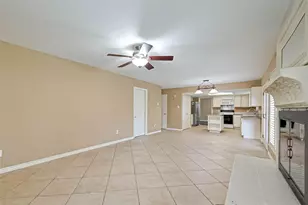 841 Lakeview Dr, Sugar Land, TX 77498 - Photo 5
