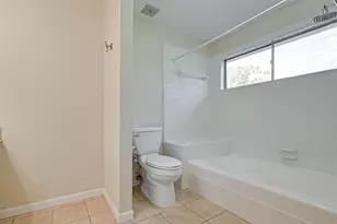 841 Lakeview Dr, Sugar Land, TX 77498 - Photo 17