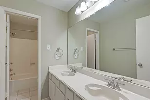 841 Lakeview Dr, Sugar Land, TX 77498 - Photo 13