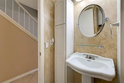 841 Lakeview Drive, Sugar Land, TX 77498 - Photo 9