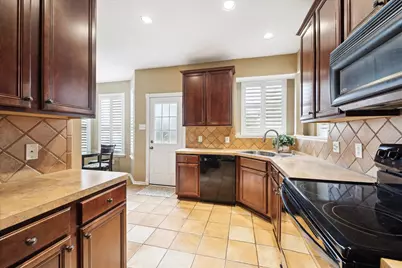 11215 Royce Palms Drive, Houston, TX 77042 - Photo 9