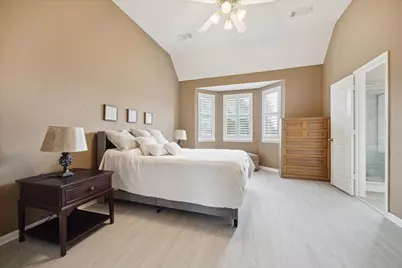 11215 Royce Palms Drive, Houston, TX 77042 - Photo 13