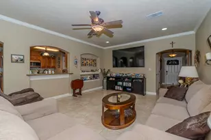 5720 Sunbird Ln, Beaumont, TX 77708 - Photo 5