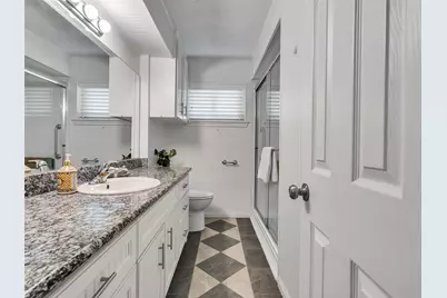 2818 Frostwood Circle, Dickinson, TX 77539 - Photo 17