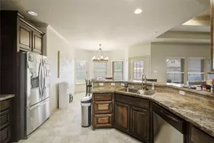 57 Red Maple Ct, Lake Jackson, TX 77566 - Photo 11