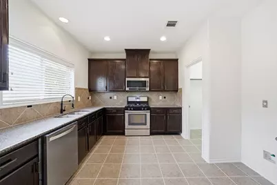12830 Spruce Circle, Tomball, TX 77375 - Photo 5