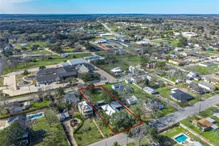 232 S Holland, Bellville, TX 77418 - Photo 3