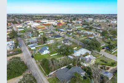 232 S Holland, Bellville, TX 77418 - Photo 5