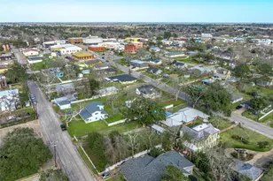 232 S Holland, Bellville, TX 77418 - Photo 5