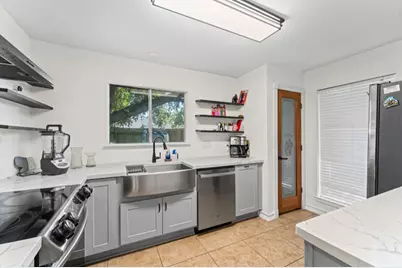 7706 Breda Drive, Baytown, TX 77521 - Photo 9