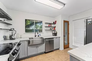 7706 Breda Dr, Baytown, TX 77521 - Photo 9