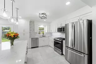 2014 Woodcrest Dr, Houston, TX 77018 - Photo 9