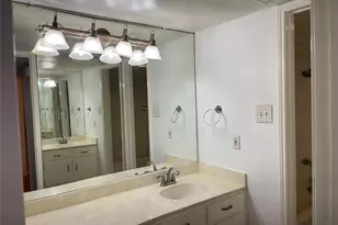 2100 Tanglewilde St, Houston, TX 77063 - Photo 11