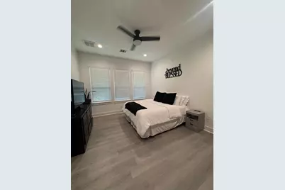 1607 Avenue E, Danbury, TX 77534 - Photo 7