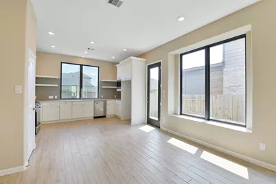 1439 Northwood Bluff Lane, Pinehurst, TX 77362 - Photo 9