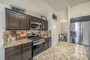 11002 Collingswood Dr, La Porte, TX 77571 - Photo 13