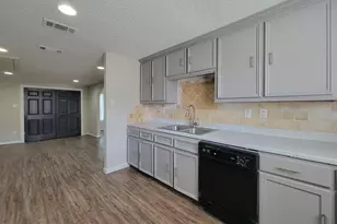 3416 Europa St, Houston, TX 77022 - Photo 11