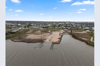 1052 County Road 201, Sargent, TX 77414 - Photo 11