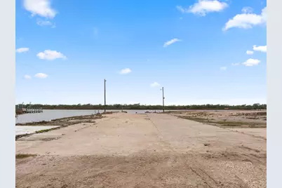 1052 County Road 201, Sargent, TX 77414 - Photo 15