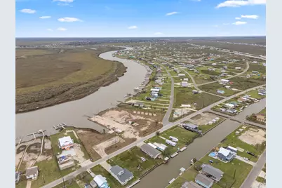 1052 County Road 201, Sargent, TX 77414 - Photo 3