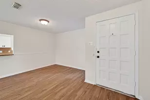 9538 Ravensworth Dr, Houston, TX 77031 - Photo 3