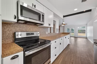 9538 Ravensworth Drive, Houston, TX 77031 - Photo 13