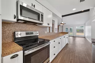 9538 Ravensworth Dr, Houston, TX 77031 - Photo 13