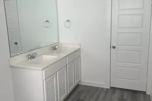 10519 Hadley Pk Trl, Houston, TX 77051 - Photo 9