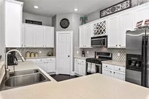 2 Hollow Glen Pl, The Woodlands, TX 77385 - Photo 15