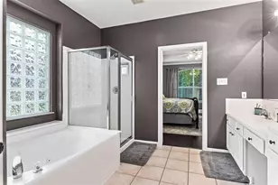 2 Hollow Glen Pl, The Woodlands, TX 77385 - Photo 19