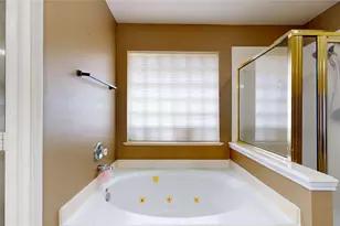 8835 Gas Light Village Dr, Houston, TX 77095 - Photo 29