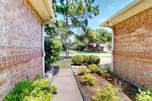 8835 Gas Light Village Dr, Houston, TX 77095 - Photo 3