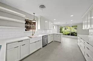 2261 Riverside Dr, West Columbia, TX 77486 - Photo 19