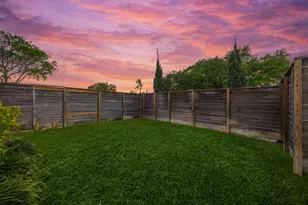 7327 Shadyvilla Pointe Dr, Houston, TX 77055 - Photo 47