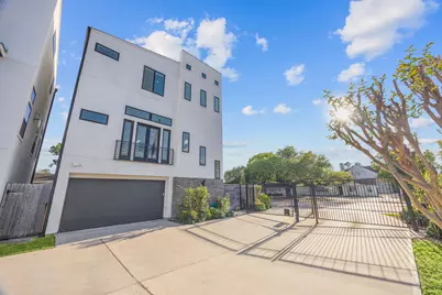 7327 Shadyvilla Pointe Drive, Houston, TX 77055 - Photo 3