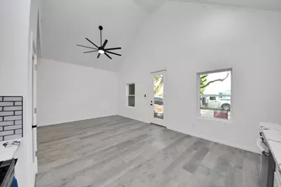 605 E Murrill Ave, Baytown, TX 77520 - Photo 5