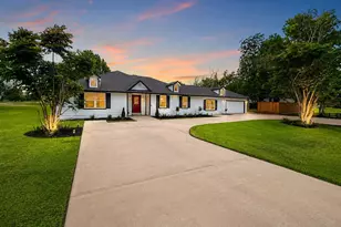 1214 Main St, Alvin, TX 77511 - Photo 3