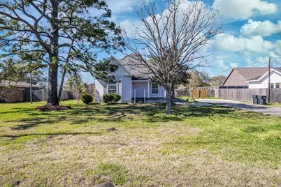 3525 Bridgette Lane, Mont Belvieu, TX 77523 - Photo 3