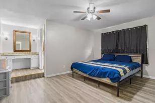 371 Somerset Ct, Alvin, TX 77511 - Photo 9