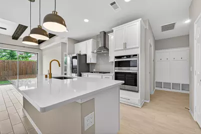 4007 Delta Rose Street, Houston, TX 77018 - Photo 9