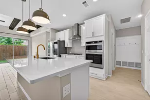 4007 Delta Rose St, Houston, TX 77018 - Photo 9