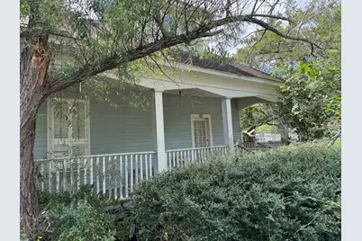 111 W Cleveland Street, Alvin, TX 77511 - Photo 1